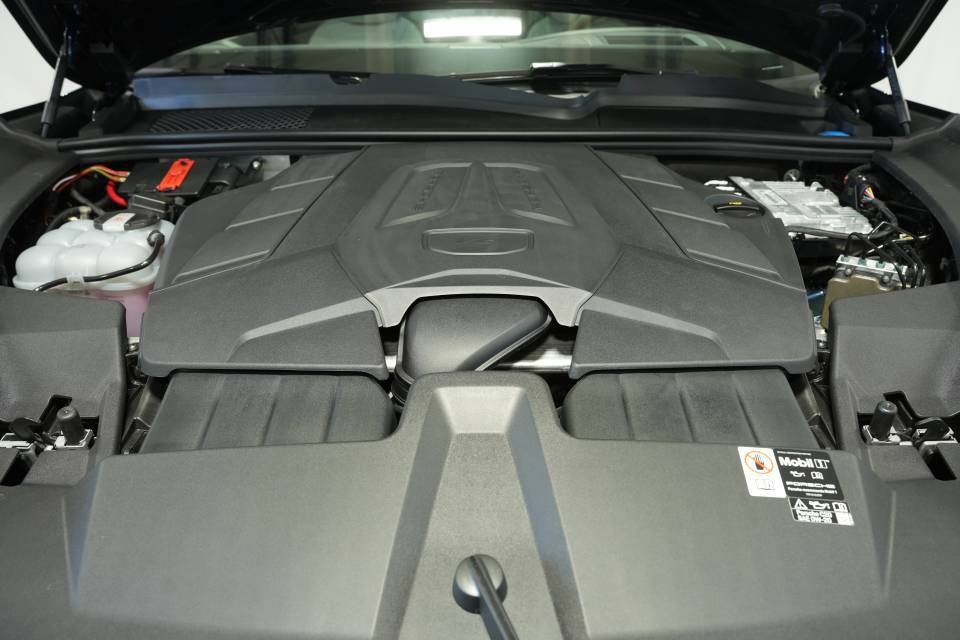 Certified 2026 Porsche Cayenne AWD/4WD image 30