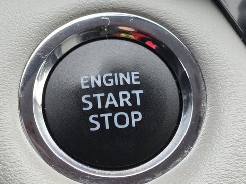 Used 2015 Toyota RAV4 Limited AWD/4WD image 36