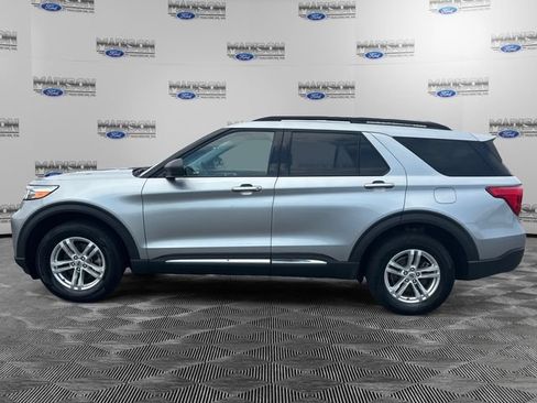 Used 2023 Ford Explorer XLT w/ Equipment Group 202A AWD/4WD image 2