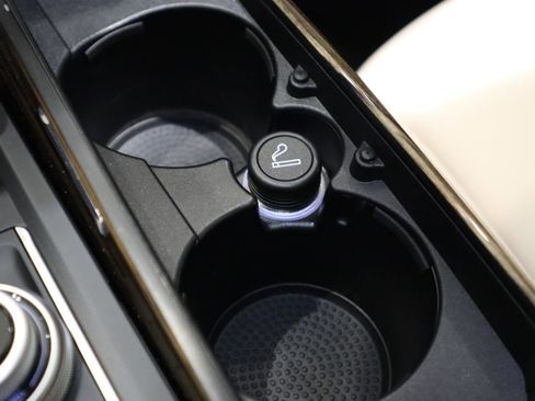 Used 2022 Maserati Levante GT image 36