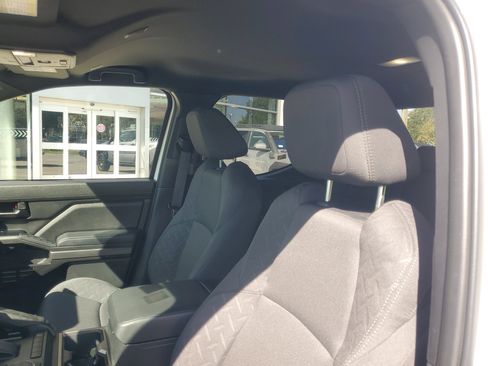 Used 2025 Toyota Tacoma SR5 image 16