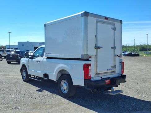 Used 2024 Ford F250 XL RWD image 3