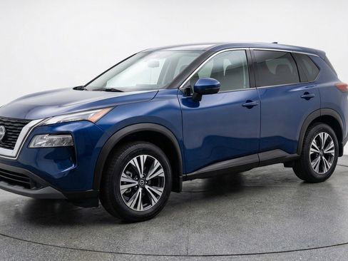 Used 2025 Nissan Rogue SV FWD image 3
