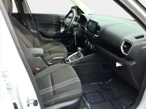 Used 2023 Hyundai Venue SEL w/ Cargo Package image 15