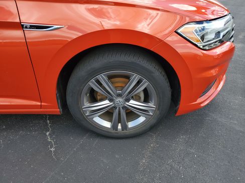 Used 2019 Volkswagen Jetta R-Line w/ R-Line Cold Weather Package FWD image 5