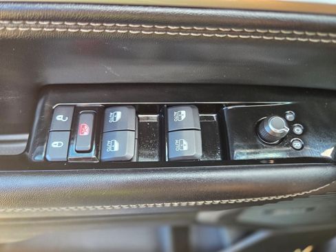 Used 2024 Jeep Wagoneer Series II w/ Flexible Seating Group RWD image 31