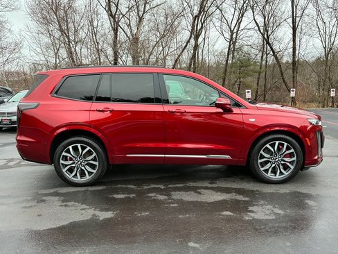 Used 2023 Cadillac XT6 Sport w/ Technology Package image 7