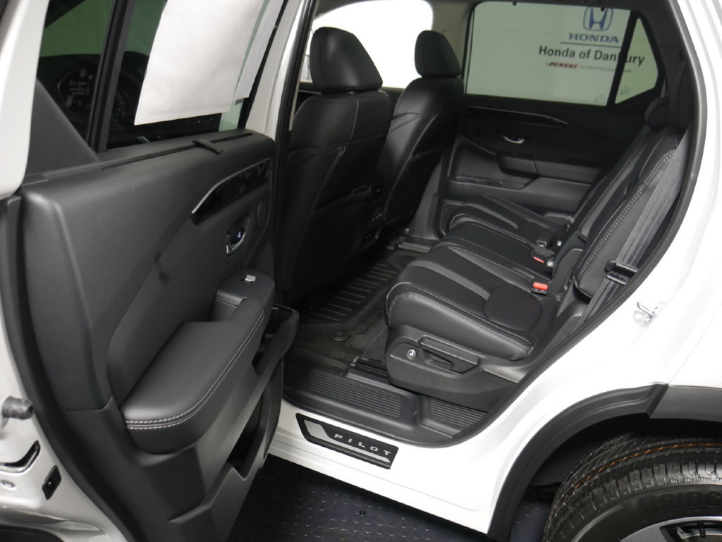 New 2026 Honda Pilot Touring image 17