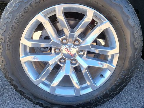 Used 2021 GMC Sierra 1500 SLT w/ X31 Off-Road Package AWD/4WD image 12