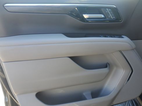 Used 2025 Chevrolet Tahoe LT image 17