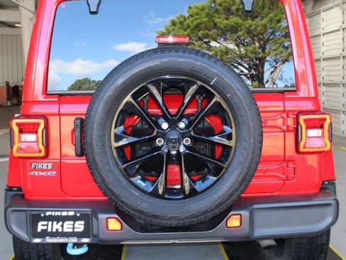 Used 2022 Jeep Wrangler Unlimited Sahara w/ Cold Weather Group image 22