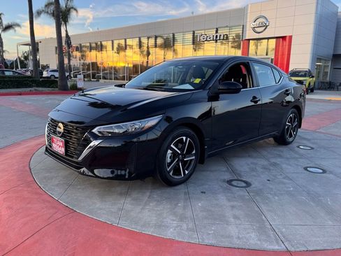 Certified 2025 Nissan Sentra SV image 4