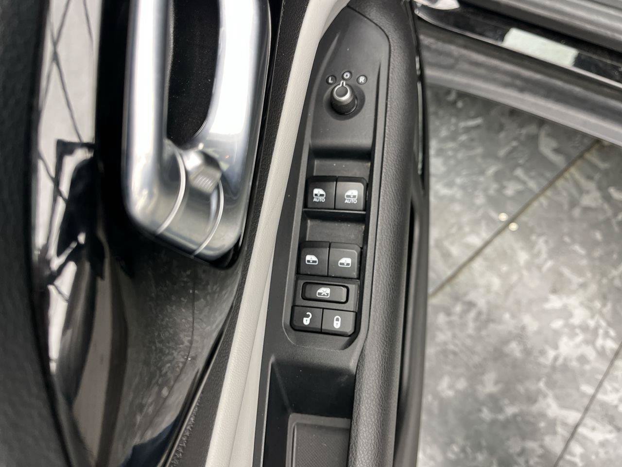 Used 2025 Jeep Compass Limited AWD/4WD image 7