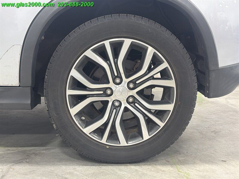 Used 2017 Mitsubishi Outlander Sport SEL AWD/4WD image 16