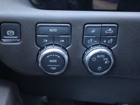 New 2026 GMC Sierra 1500 SLE AWD/4WD image 16