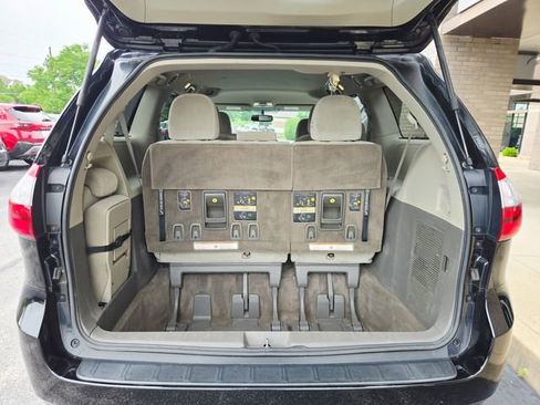 Used 2016 Toyota Sienna LE FWD image 9