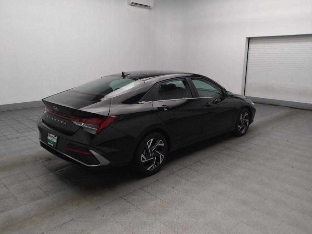Used 2025 Hyundai Elantra SEL FWD image 10