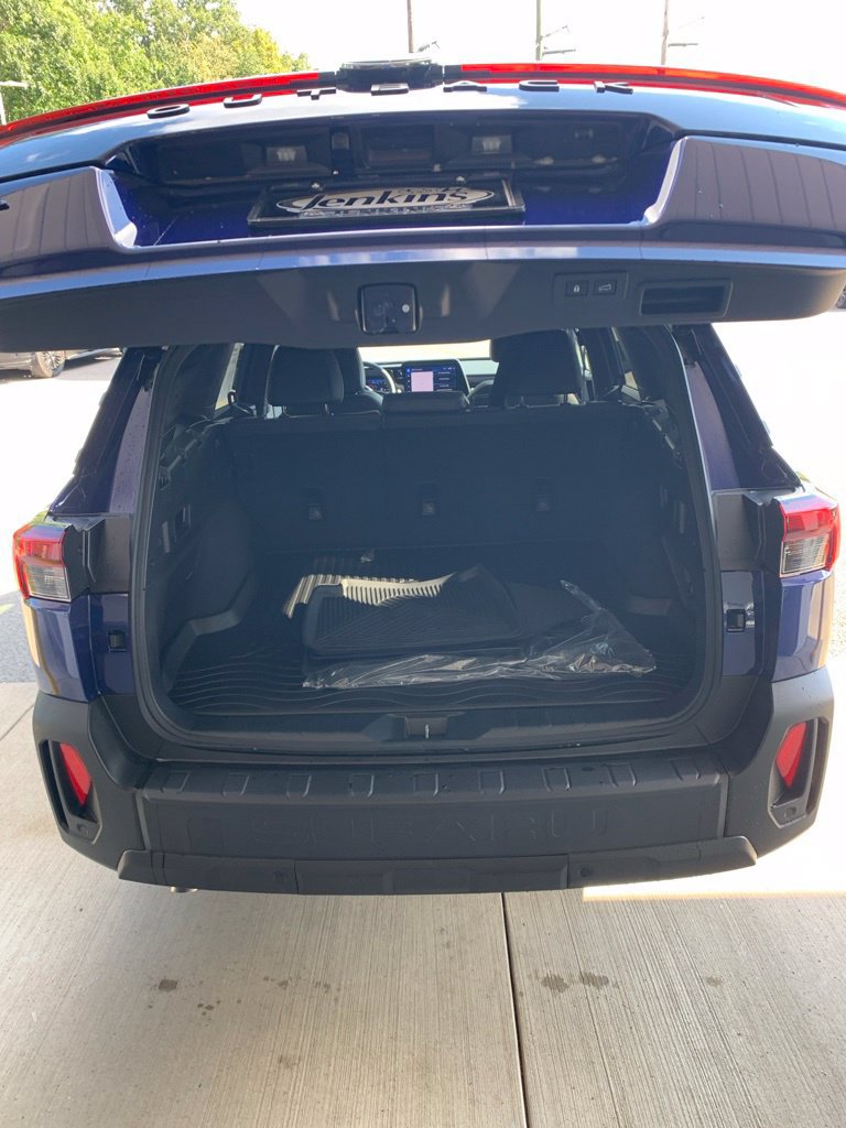 New 2026 Subaru Outback Limited AWD/4WD image 9