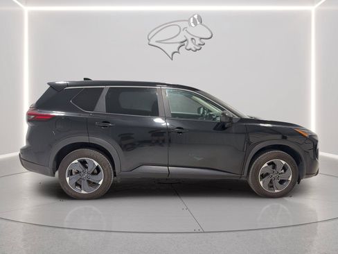 Used 2025 Nissan Rogue SV FWD image 6