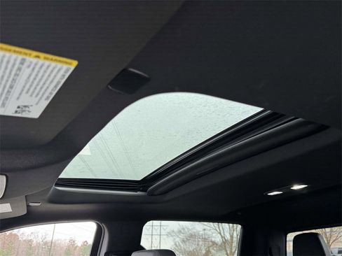 Used 2024 GMC Sierra 1500 AT4 w/ Technology Package image 21