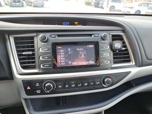 Used 2014 Toyota Highlander Plus image 10