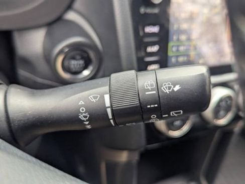 Used 2017 Subaru Forester 2.5i Touring image 28