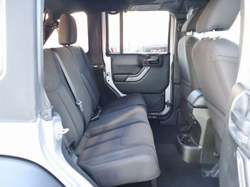 Used 2018 Jeep Wrangler Unlimited Sport S image 26