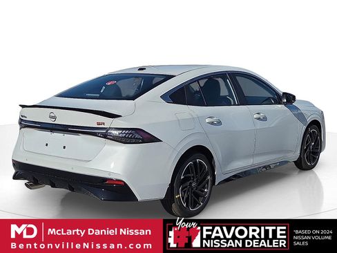 New 2026 Nissan Sentra SR w/ SR Premium Package FWD image 5