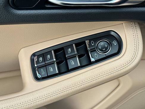 Certified 2026 Porsche Macan AWD/4WD image 13