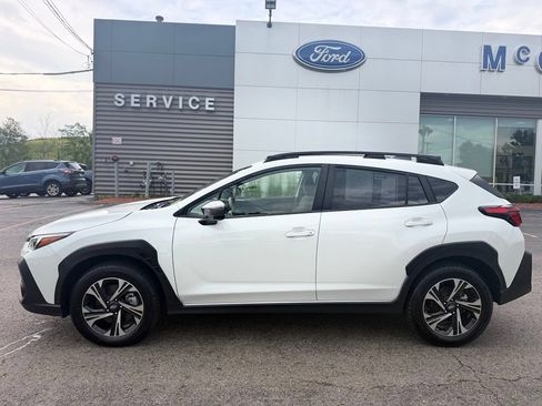 Used 2025 Subaru Crosstrek 2.5i Premium AWD/4WD image 3