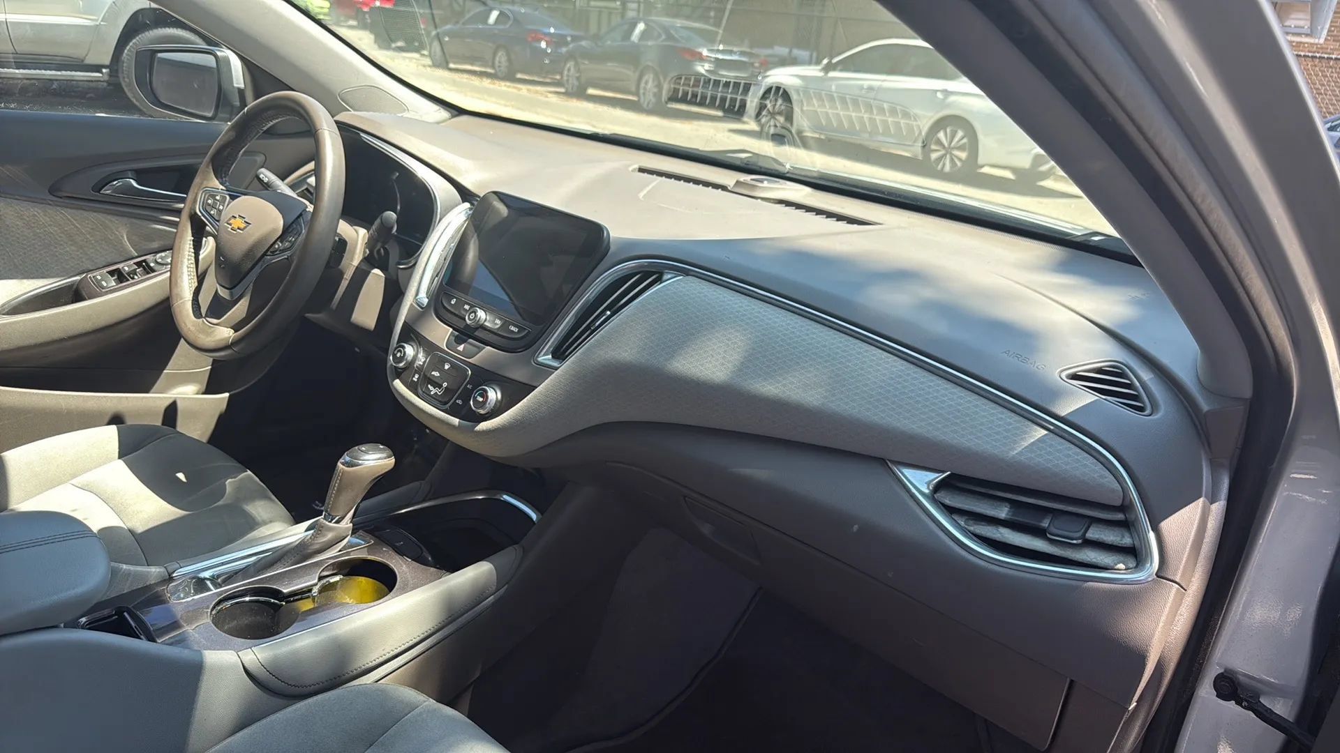 Used 2017 Chevrolet Malibu LT FWD image 21