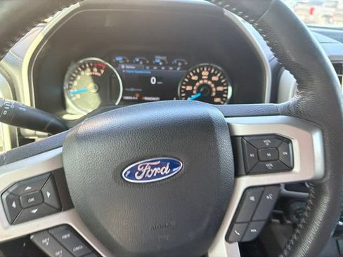 Used 2016 Ford F150 Lariat w/ Equipment Group 502A Luxury AWD/4WD image 8