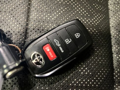 Used 2024 Toyota Tundra Limited image 29