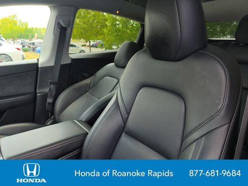Used 2024 Tesla Model Y Long Range AWD/4WD image 6