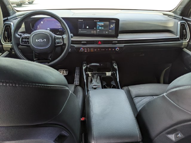 Used 2025 Kia Sorento SX Prestige AWD/4WD image 15