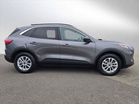 Used 2022 Ford Escape SE w/ Convenience Package AWD/4WD image 2