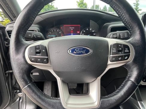 Used 2021 Ford Explorer XLT w/ Equipment Group 202A AWD/4WD image 13