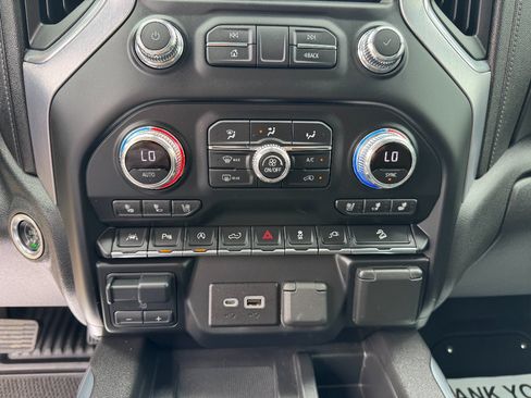 Used 2021 GMC Sierra 1500 SLT AWD/4WD image 16