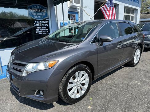 Used 2014 Toyota Venza LE AWD/4WD image 3
