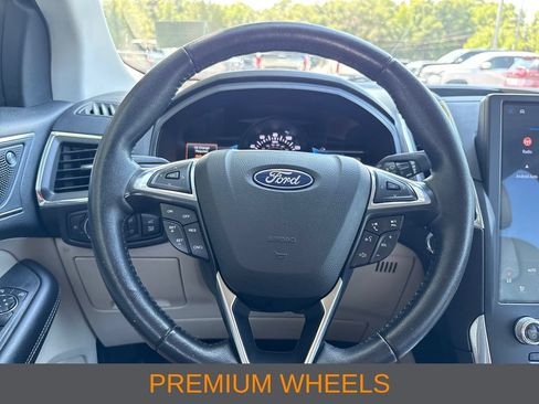 Used 2022 Ford Edge Titanium AWD/4WD image 14