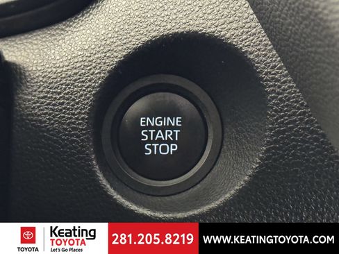 Certified 2024 Toyota Corolla Cross LE image 31