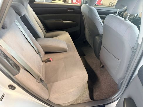 Used 2007 Toyota Prius w/ Pkg 2 FWD image 12