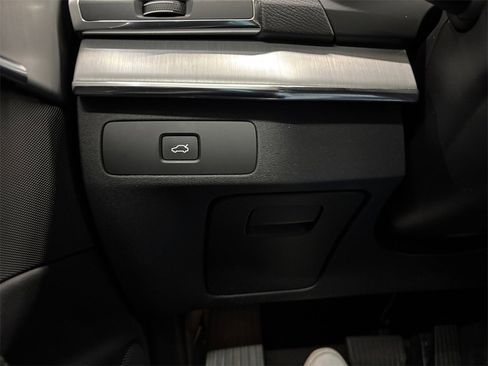 Certified 2023 Volvo XC90 B5 Core w/ Climate Package image 31