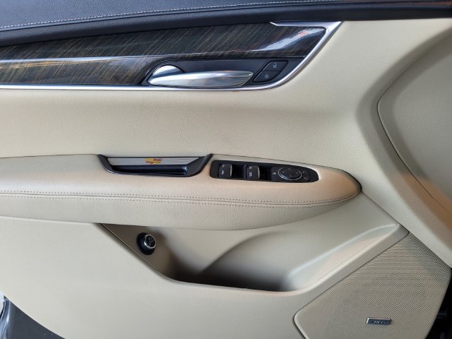 Used 2019 Cadillac XT5 FWD image 18
