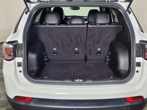 Used 2024 Jeep Compass Latitude image 9