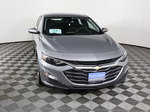 Used 2024 Chevrolet Malibu LT image 3