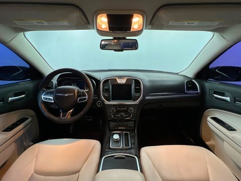 Used 2018 Chrysler 300 Touring w/ Sport Appearance Package RWD image 9