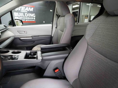 Used 2022 Toyota Sienna LE FWD image 10
