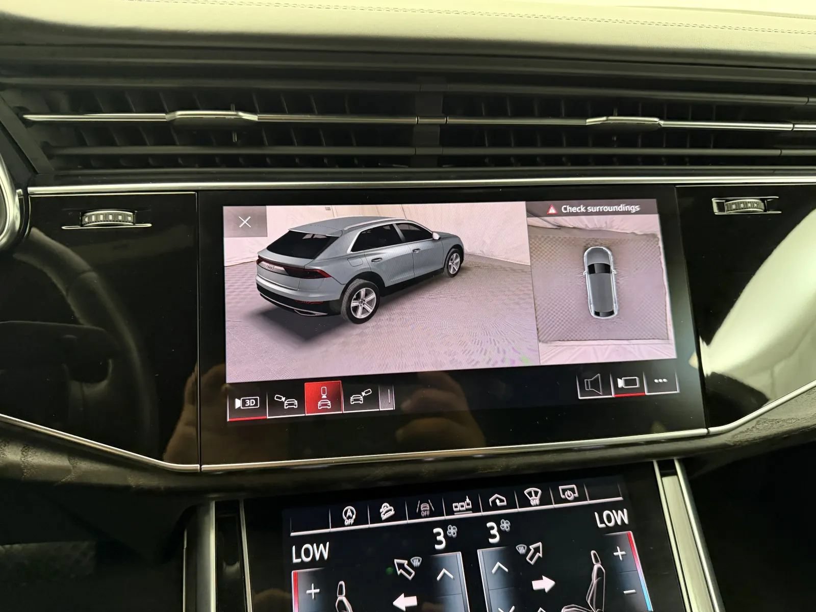 Used 2019 Audi Q8 Prestige AWD/4WD image 24