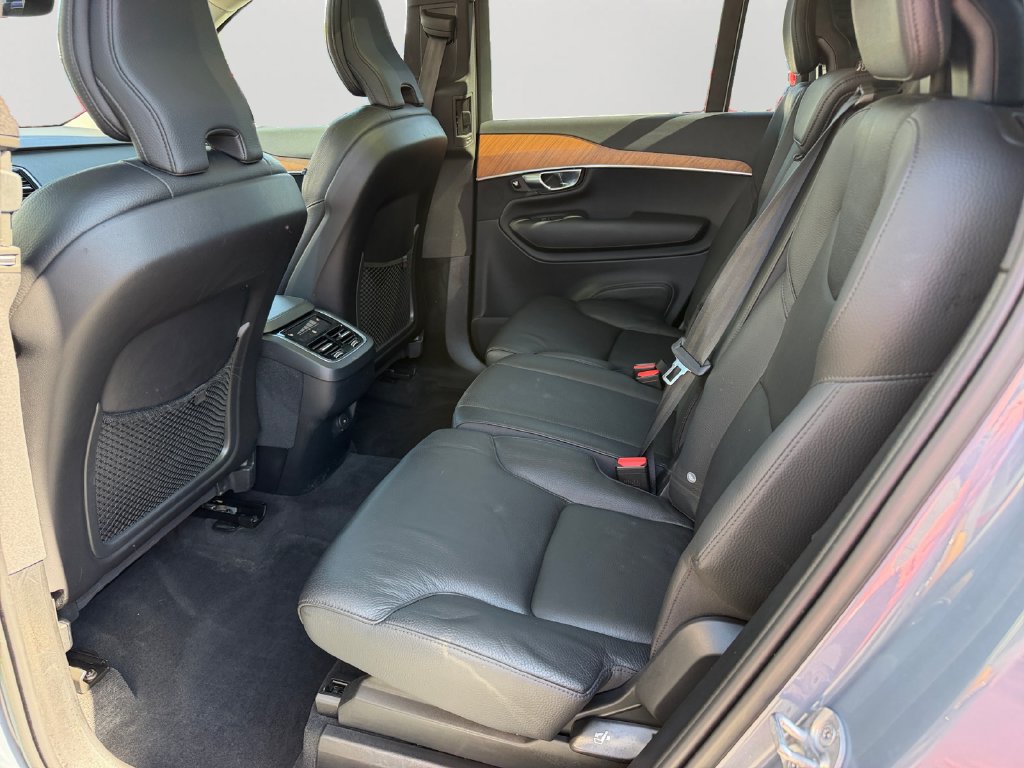 Used 2022 Volvo XC90 T6 Momentum w/ Advanced Package AWD/4WD image 12